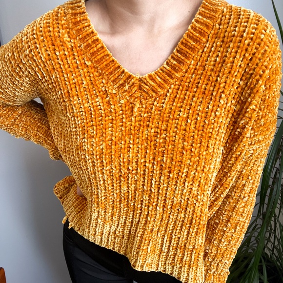 Urban Heritage Sweater -Yellow Orange - Picture 7 of 10